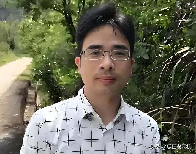 62岁马云现身NBA中国赛!猛拍成龙大腿 与贝克汉姆蔡崇信热聊