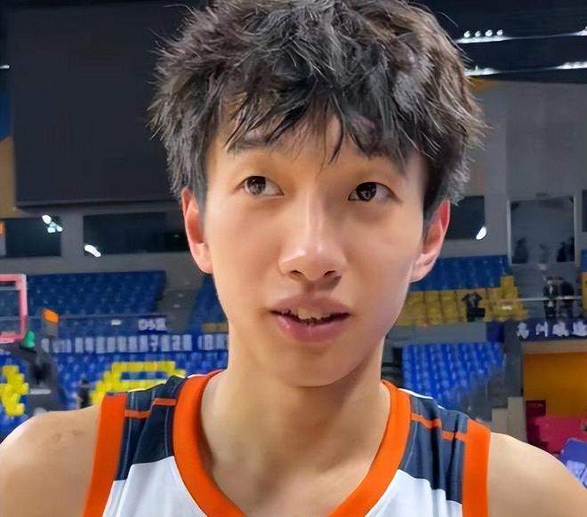 官方实锤！U18男篮球员李沂泽虚报年龄，遭禁赛三年重罚