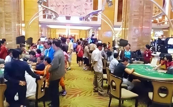 张之臻终结五连败阿昺首秀推迟，张帅输菲一姐，卫冕冠军表不满