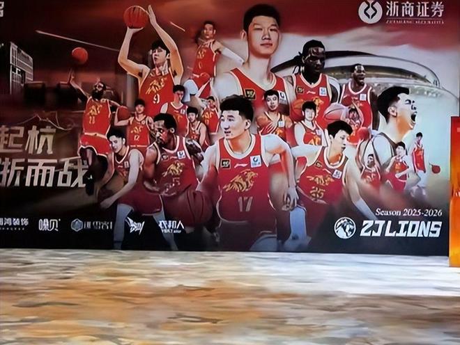 ZZZ周意完胜阿昺四金花全败,首轮大冷门不断,温网公布首批外卡