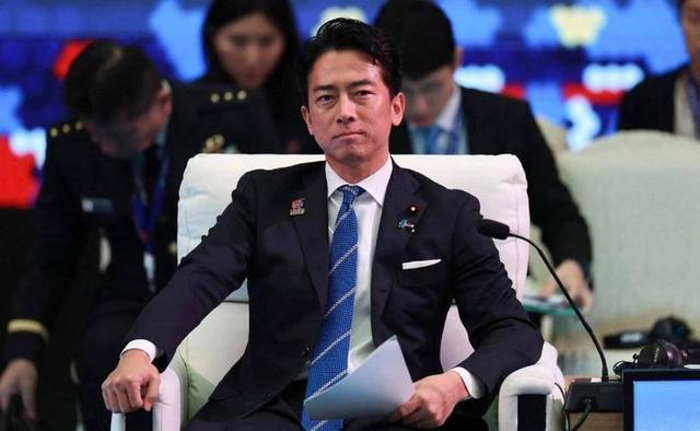 记者:林良铭合同年底到期,续约还没有消息